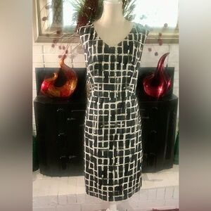 Newport News Classic Sheath 
Vintage